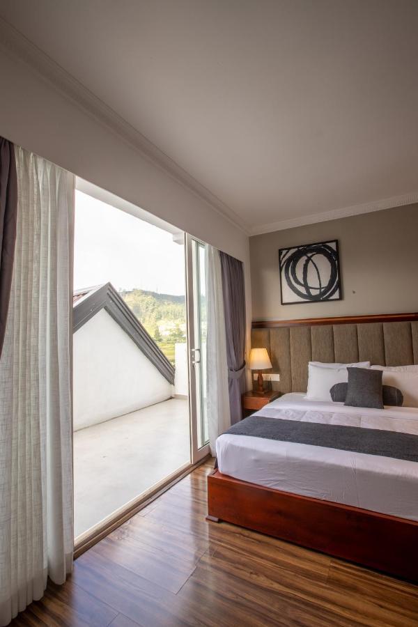 Hotel Grand Turf Нувара-Элия Экстерьер фото