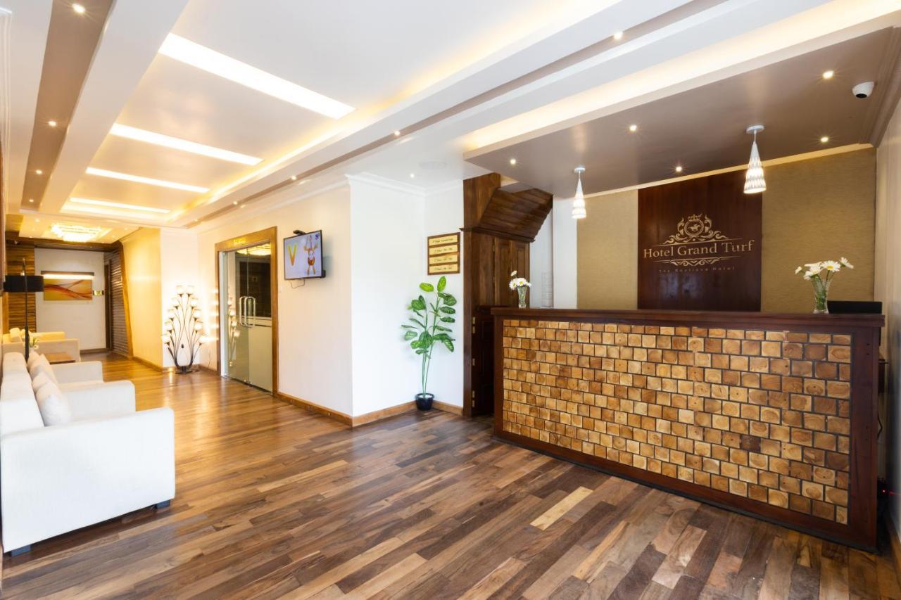 Hotel Grand Turf Нувара-Элия Экстерьер фото