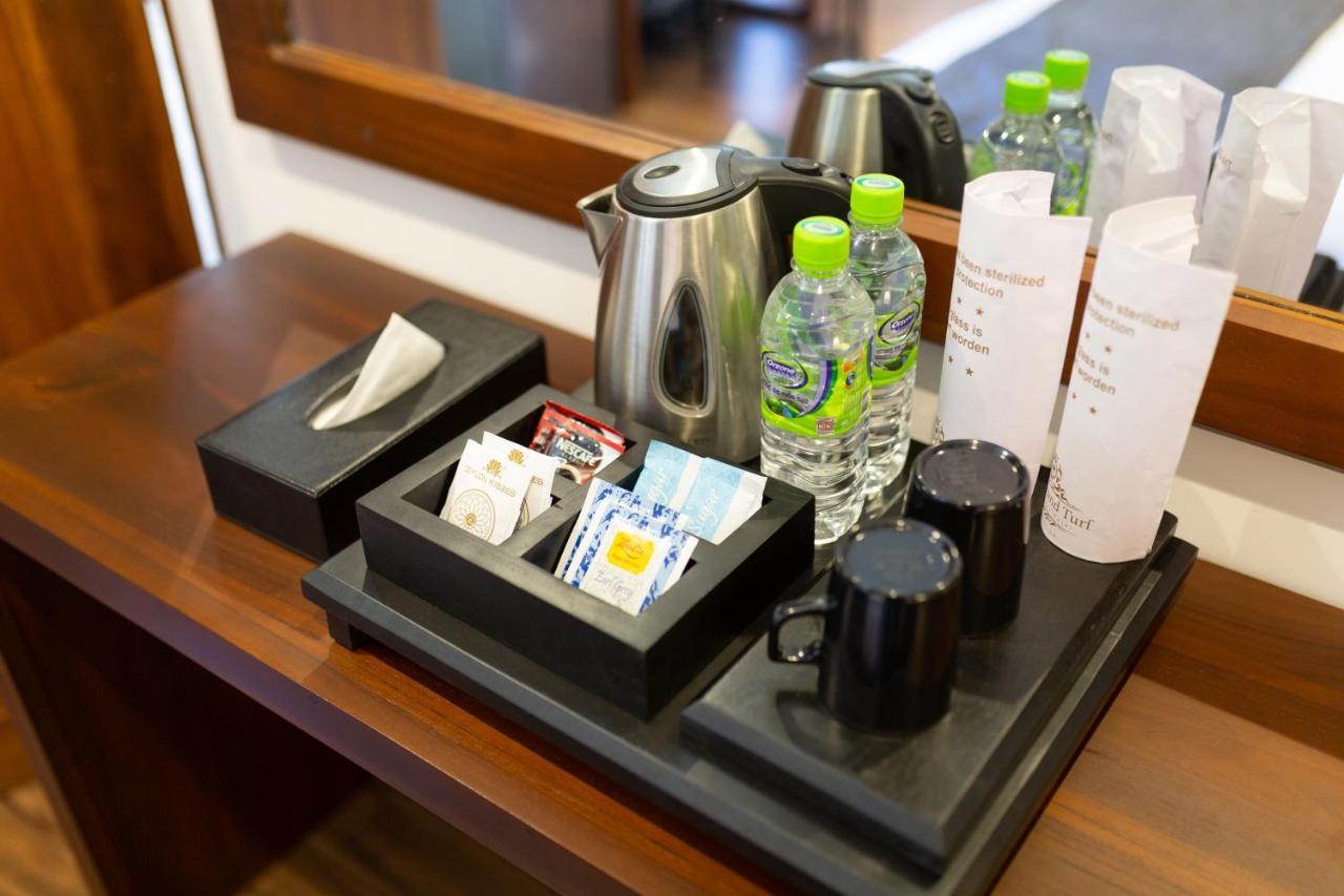 Hotel Grand Turf Нувара-Элия Экстерьер фото